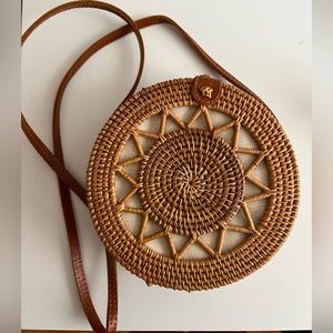 Round rattan bag